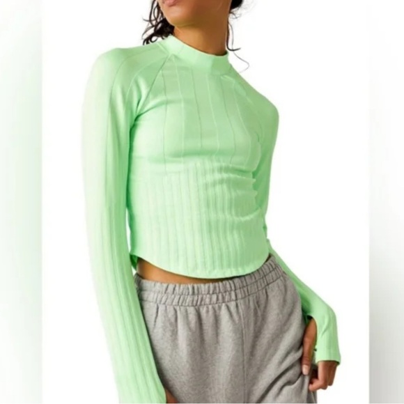 Free People Movement Offside Layer Top in Green Size XS/S - Picture 1 of 7